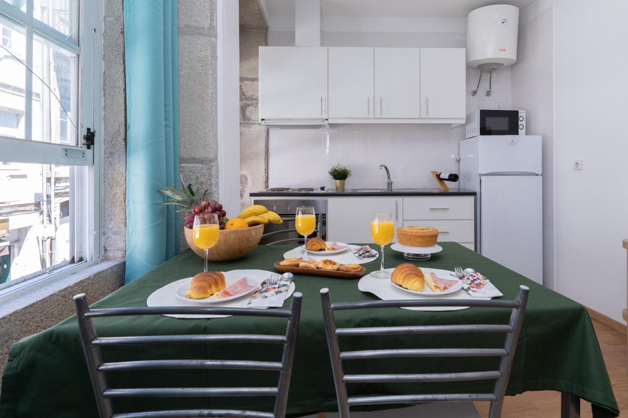Апартаменты Host Wise - Colorful Fresh Flats - Batalha Порту Экстерьер фото